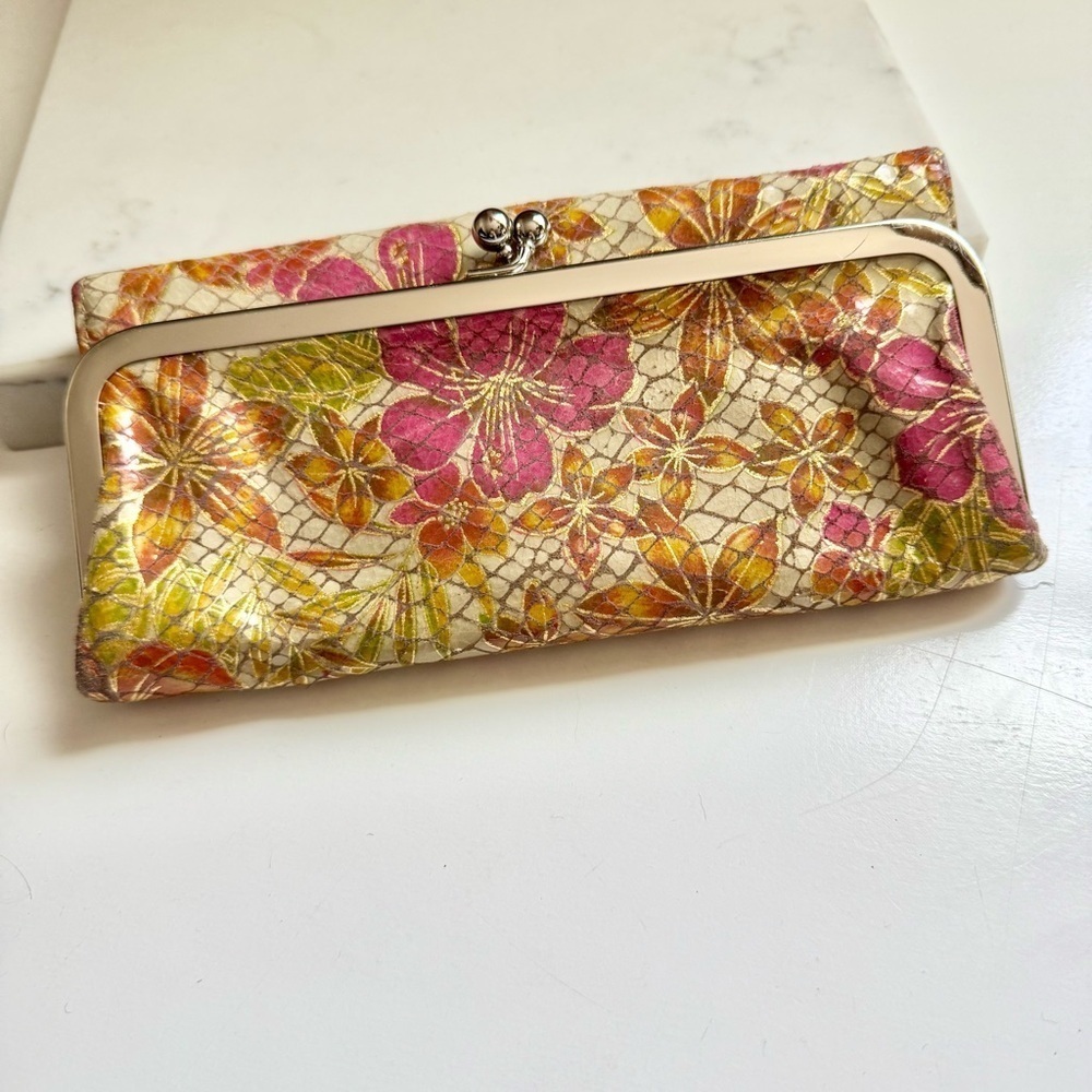 Hobo International Lauren Clutch Floral Wallet - Picture 2 of 8